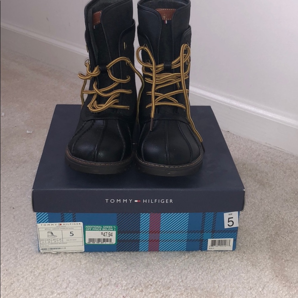 NIB Tommy Hilfiger Duck Boots